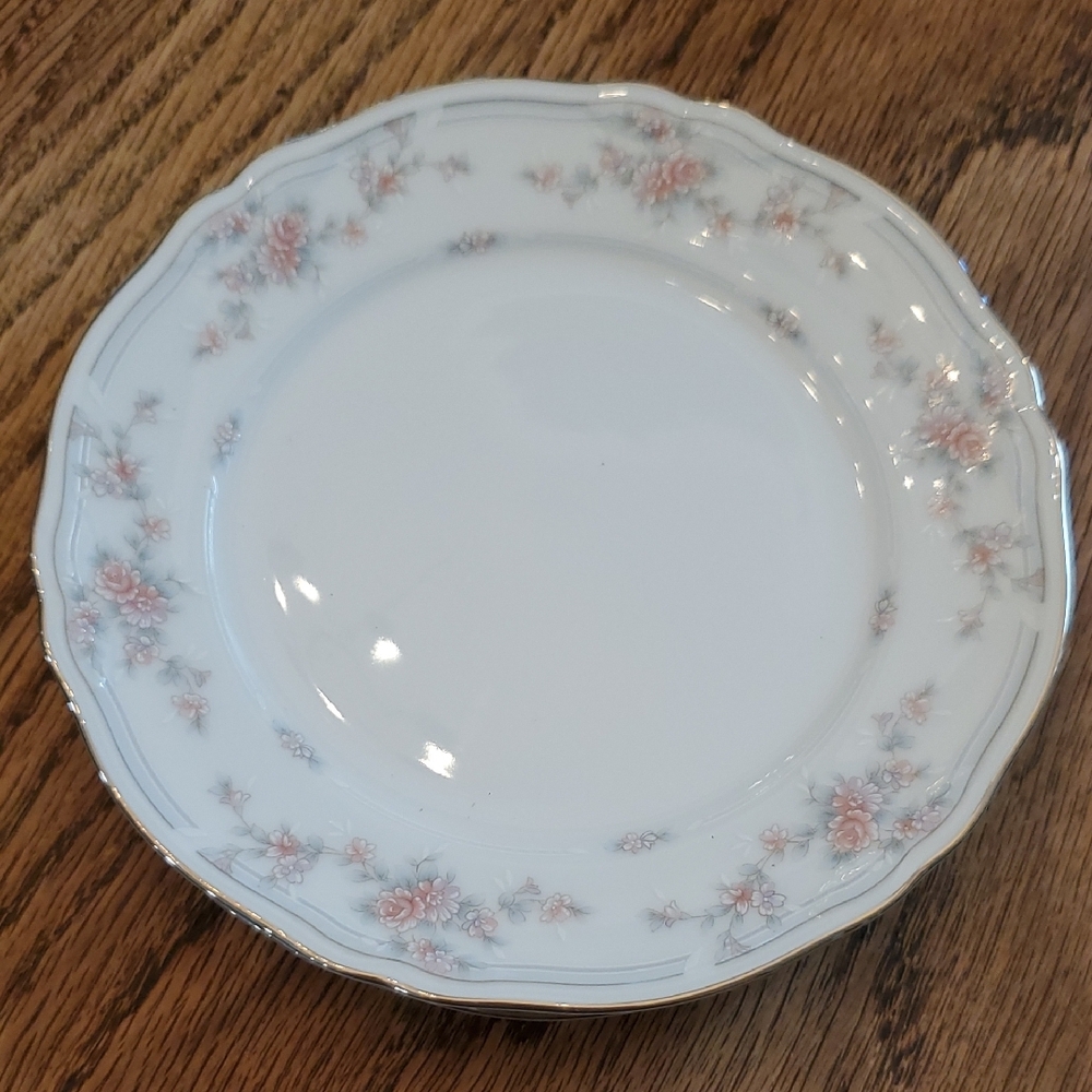 Pair Of Noritake Oakmont Bread & Butter Plates